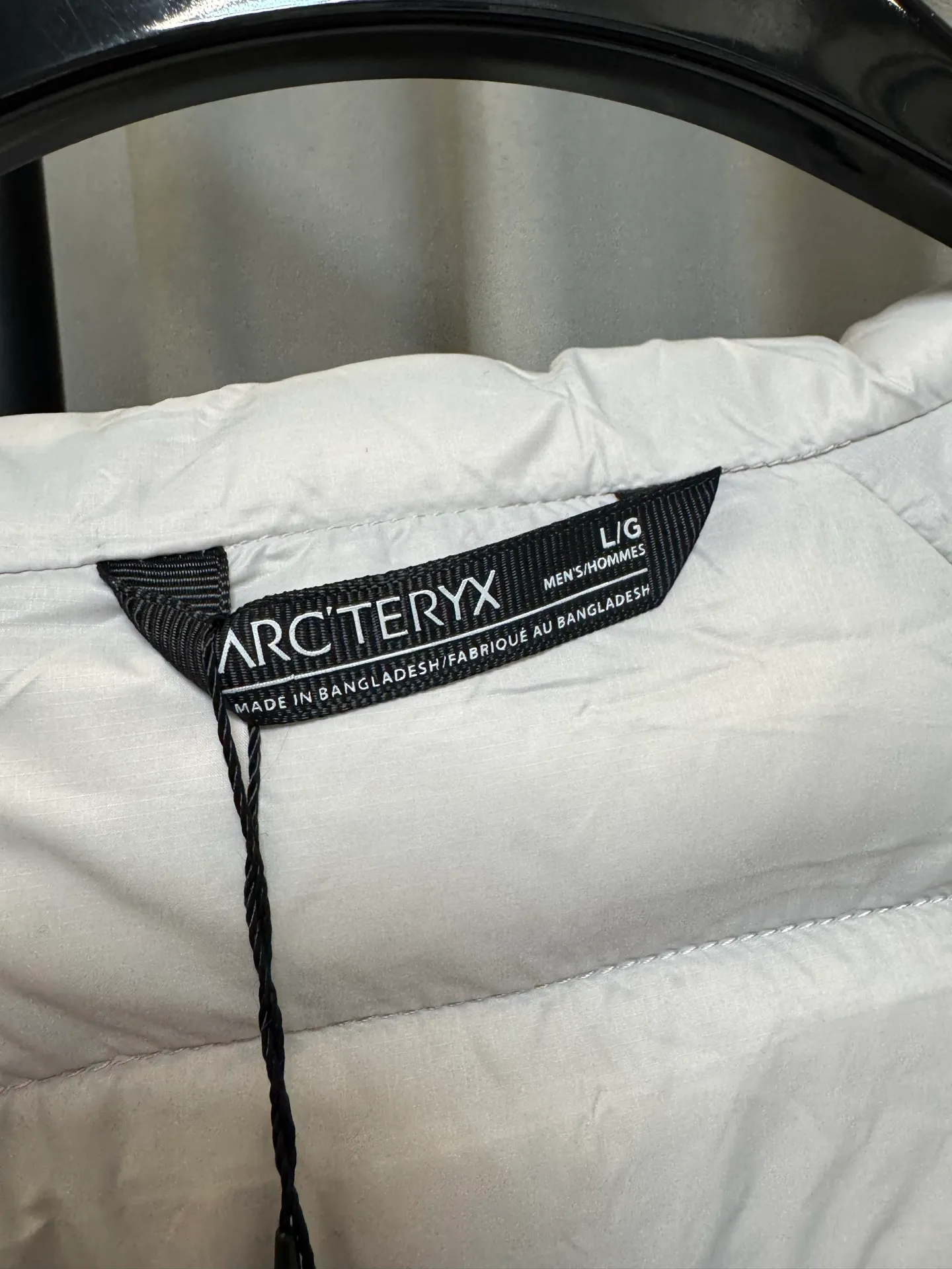 【Premium 】 ARC‘TERYX Solano Down Hoody + Breathable Versatile Gore Tex ， ！ 5 !! SOLANO + ， 、 Breathable 。New Arrival Solano Down Hoody 、 、 。Solano 、 ， 。 FAS GORE-TEX ， 。 ， Breathable。 ， rima Loft Breathable ！ Same Style ： Size：s/m/l/xl/2xl